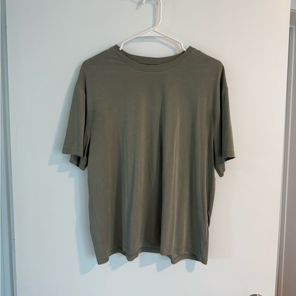 Abercrombie & Fitch T-Shirt // Size Large // Worn Twice